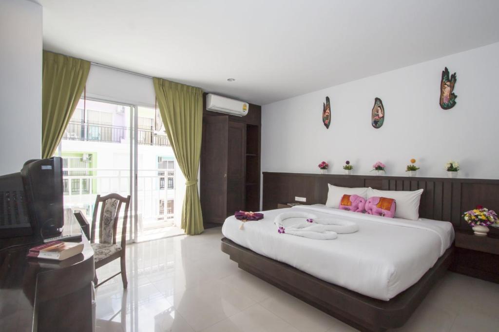 Larn Park Resortel Patong Стая снимка