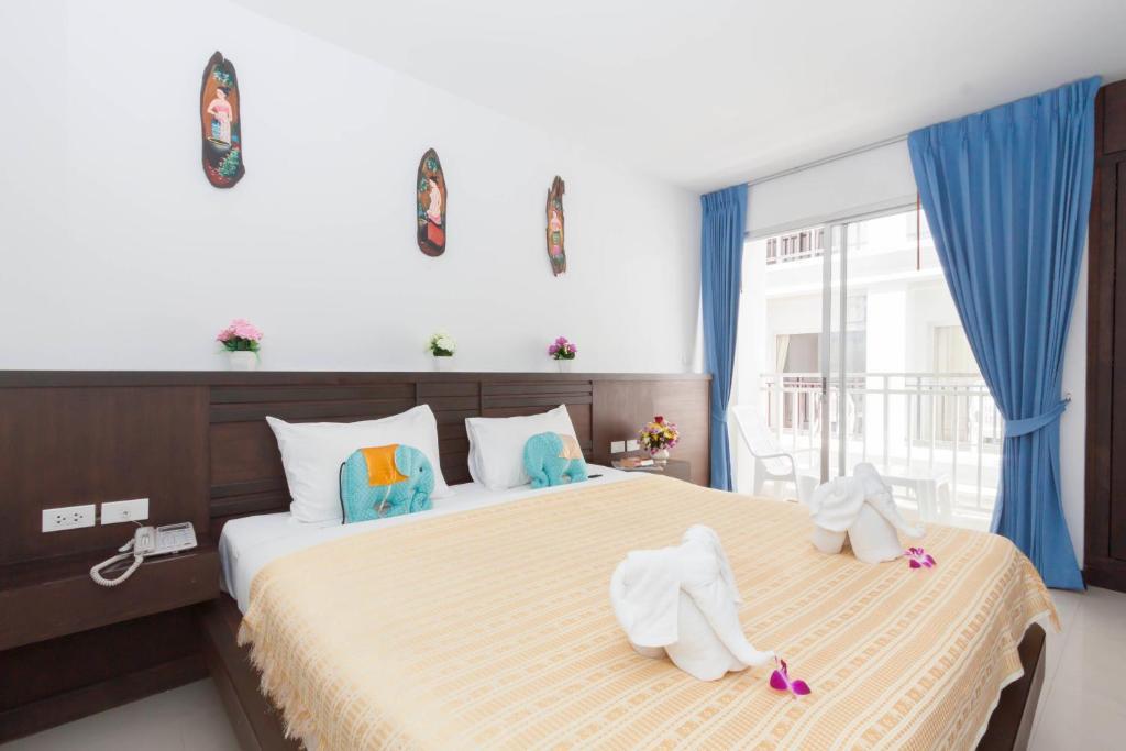 Larn Park Resortel Patong Стая снимка