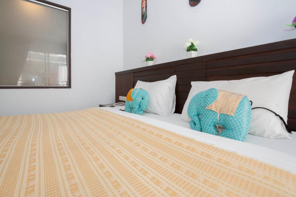 Larn Park Resortel Patong Стая снимка