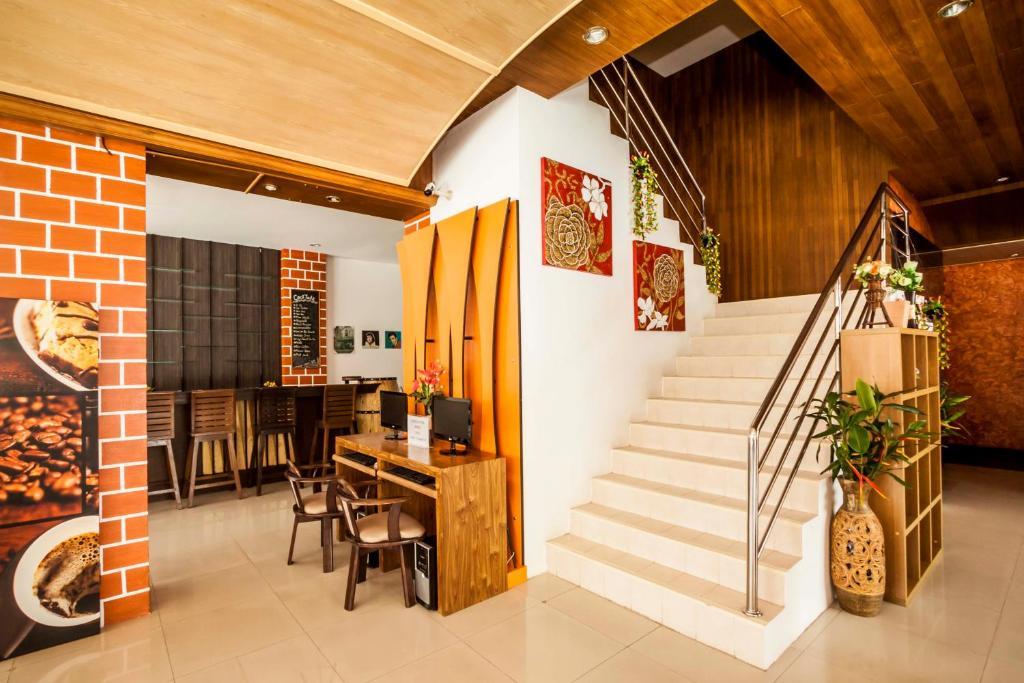 Larn Park Resortel Patong Екстериор снимка