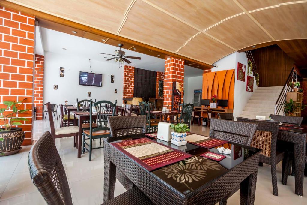 Larn Park Resortel Patong Екстериор снимка