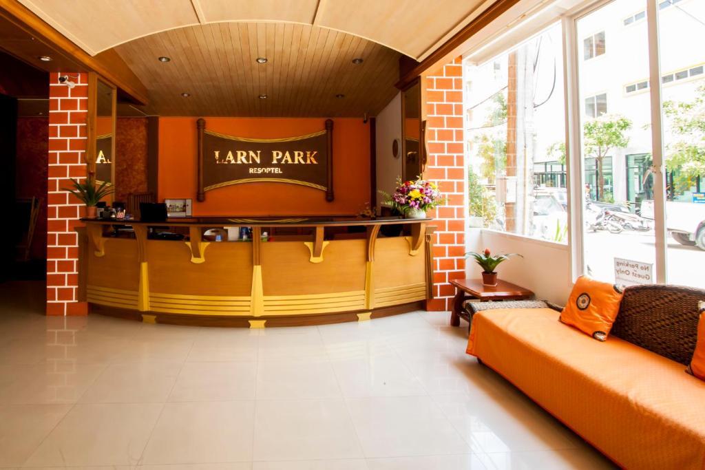 Larn Park Resortel Patong Екстериор снимка