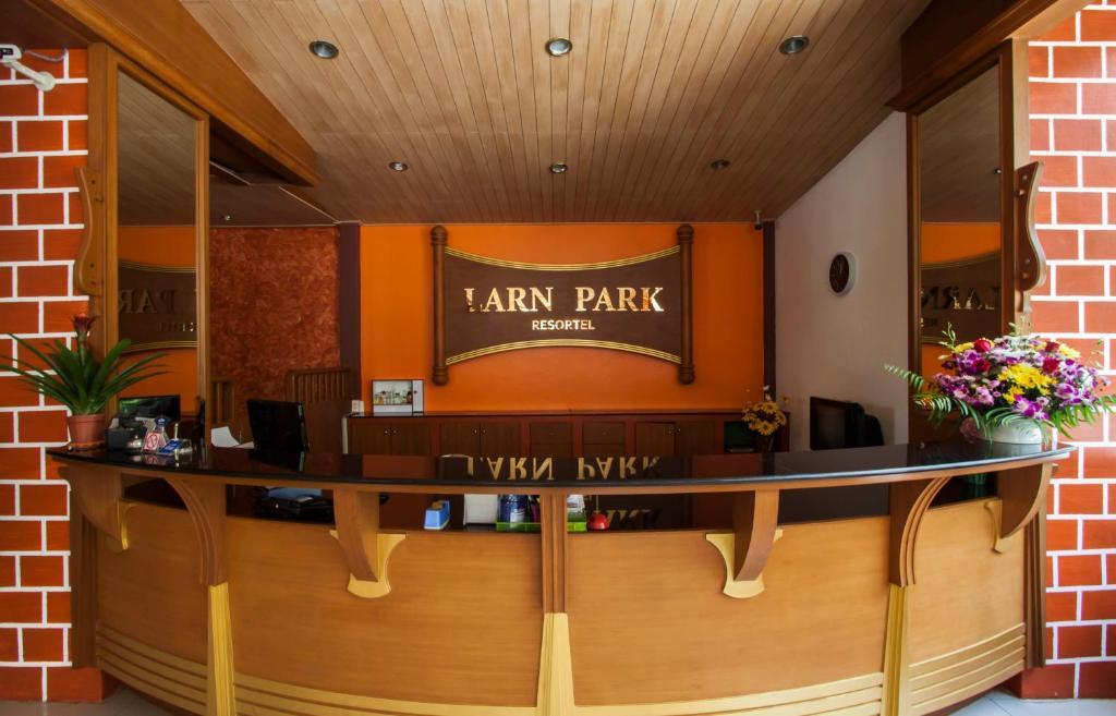Larn Park Resortel Patong Екстериор снимка