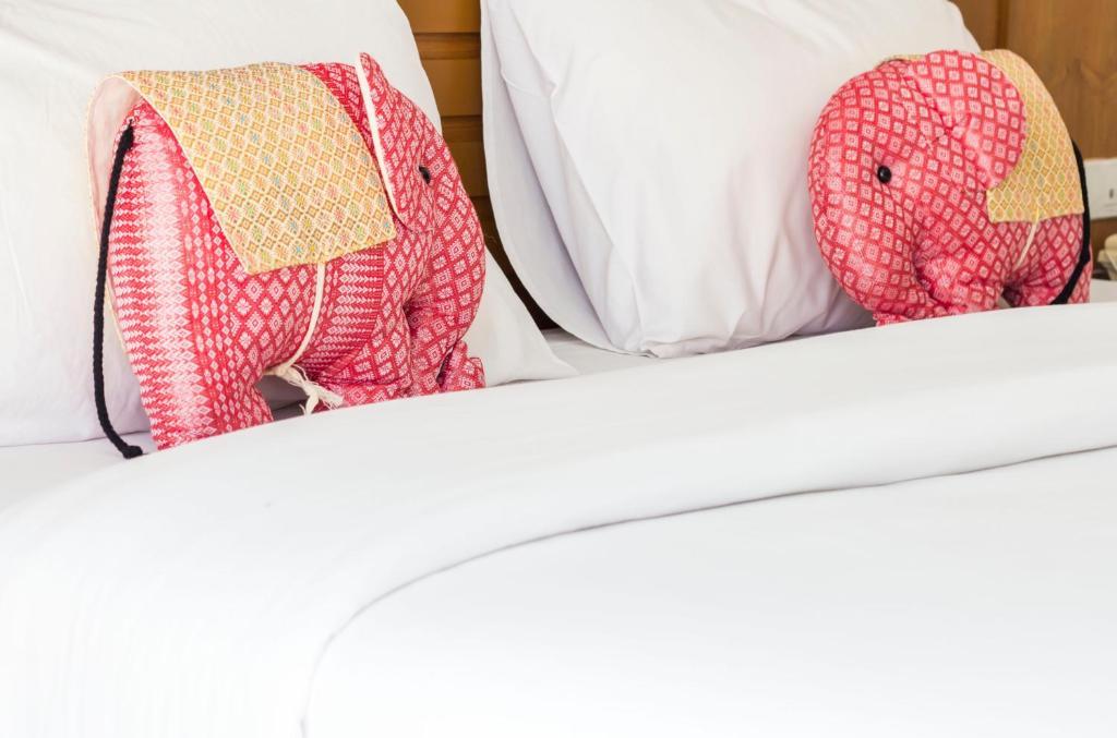 Larn Park Resortel Patong Стая снимка