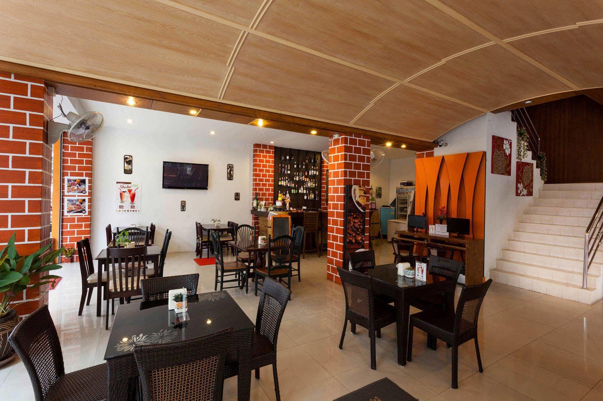 Larn Park Resortel Patong Екстериор снимка