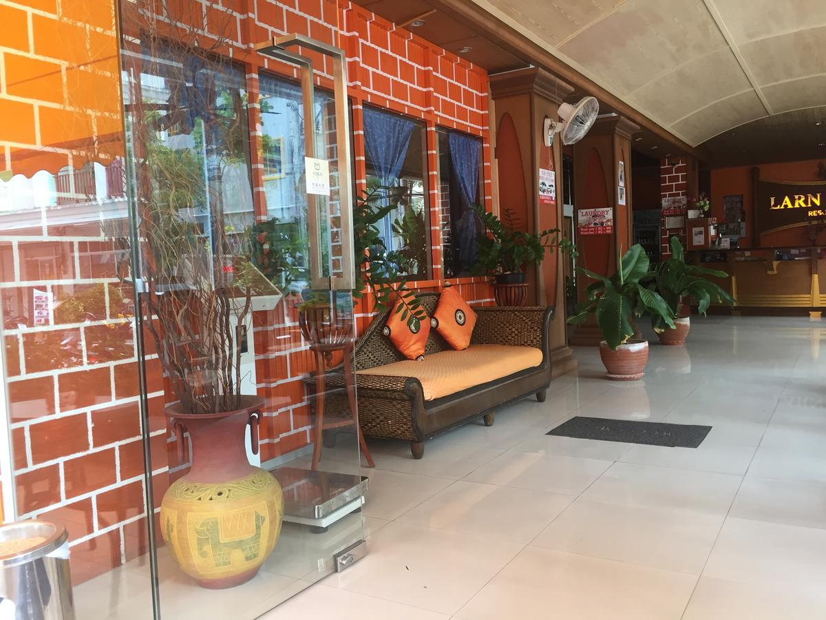 Larn Park Resortel Patong Екстериор снимка