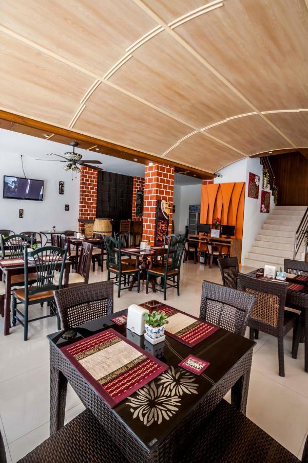 Larn Park Resortel Patong Екстериор снимка